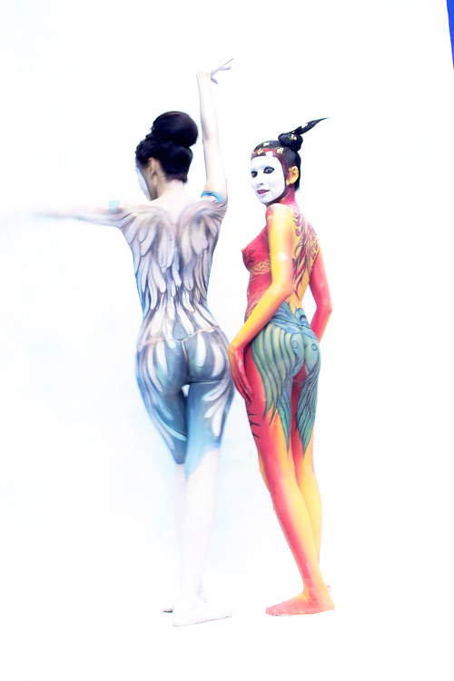 Art, Aufführung, Bodypainting, Color, Colors, Colour, Colours, Contest, Event, Farbe, Festival, Kunst, Körperbemalung, Körpermalerei, Modelle, Models, Model, Performance, Schminkkunst, Stage, Veranstaltung, Vorführung, WEB, Wettbewerb, Montri Wadla-Iad certainly brought his soft asian touch

(study on over exposure)