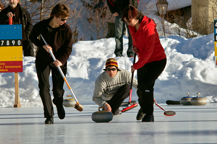 Curling, Openair, Corinna Wanzenried, Andri Wallnöfer und Karin Ming; Team Sils Juniors