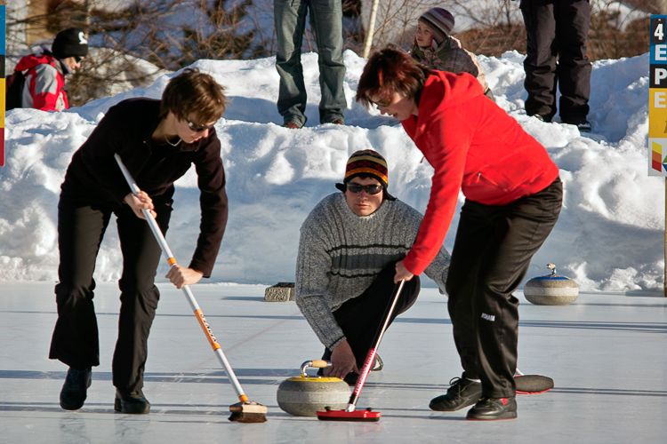 Curling, Openair, Corinna Wanzenried, Andri Wallnöfer und Karin Ming; Team Sils Juniors