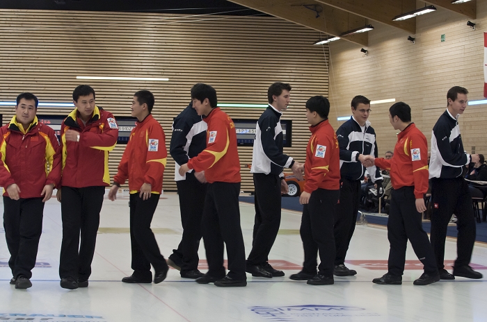 Semi-Final Men China-Switzerland, CHN-SUI/3-4, Team-China, Harbin CC: Yansong Ji, Ji Hui Huang, Dexin Ba, Wenli Guo, Yujun Han, Team-Switzerland: Peter de Cruz, Benoît Schwarz, Roger Gulka, Valetin Tanner, Dominik Märki<br>Bronze Medal, Olympia 2018, PyeongChang Korea