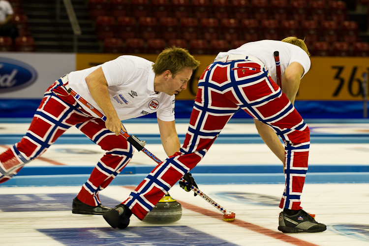 France vs. Norway, Score 6 : 9, Team France: Thomas Dufour (Skip), Tony Angiboust, Lionel Roux, Wilfrid Coulot, Jeremy Farier.
Team Norway: Ulsrud Thomas, Nergaard Torger, Svae Christoffer, Petersson Haavard Vad, Loevold Thomas. Curling, Sport, World Men's Chamionship