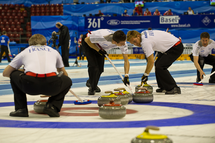 Switzerland vs. France, Score 10 : 6, Team Switzerland: Jan Hauser, Toni Müller, Marco Ramstein, Benoît Schwarz.
Team France: Thomas Dufour (Skip), Tony Angiboust, Lionel Roux, Wilfrid Coulot, Jeremy Farier. Curling, Sport, World Men's Chamionship