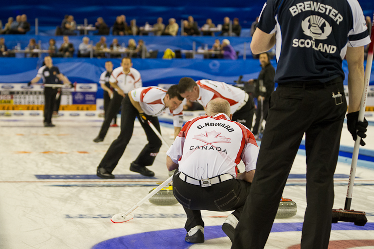 Scotland vs. Canda, Scroe 7 : 8, Team Scotland: Brewster Tom, Drummond Greg, Andrews Scott, Goodfellow Michael, Edwards David.
Team Canada: Howard Glen, Middaugh Wayne, Laing Brent, Savill Craig, Howard Scott. Curling, Sport, World Men's Chamionship