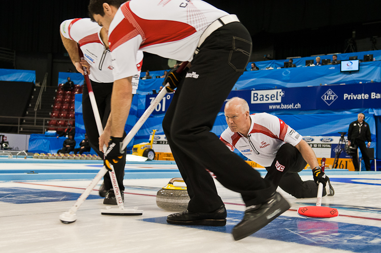 Scotland vs. Canda, Scroe 7 : 8, Team Scotland: Brewster Tom, Drummond Greg, Andrews Scott, Goodfellow Michael, Edwards David.
Team Canada: Howard Glen, Middaugh Wayne, Laing Brent, Savill Craig, Howard Scott. Curling, Sport, World Men's Chamionship