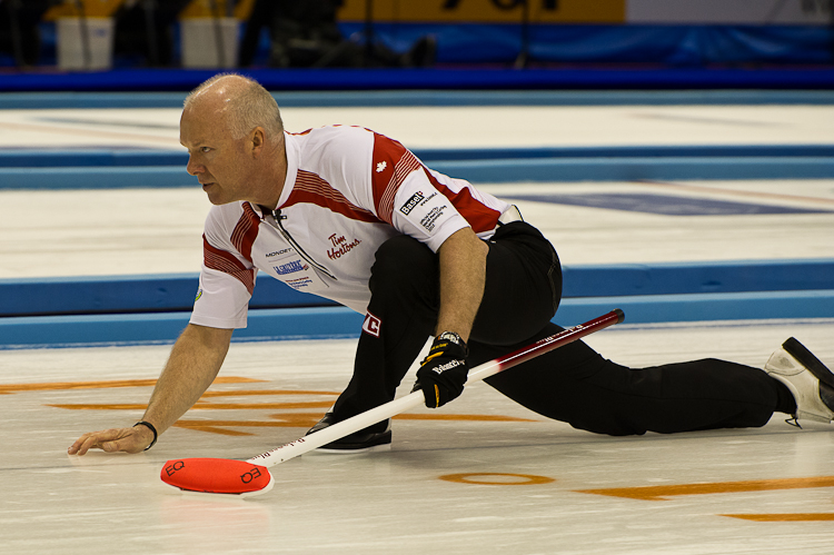 Scotland vs. Canda, Scroe 7 : 8, Team Scotland: Brewster Tom, Drummond Greg, Andrews Scott, Goodfellow Michael, Edwards David.
Team Canada: Howard Glen, Middaugh Wayne, Laing Brent, Savill Craig, Howard Scott. Curling, Sport, World Men's Chamionship