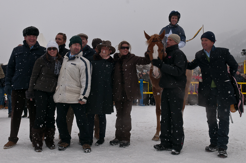 Grand Prix Gunter Sachs Memorial Race, Sieger, Winner - Pferd: Sentimento / Jockey: Miguel Lopez / Owner: John David Hillis Graubünden, Horse Race, Snow, Sport, St. Moritz, Switzerland, White Turf, Winter