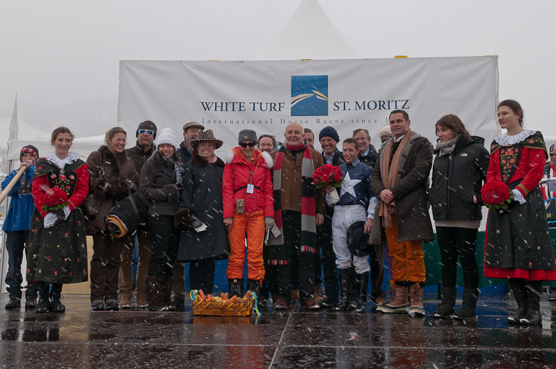 Grand Prix Gunter Sachs Memorial Race, Sieger, Winner - Pferd: Sentimento / Jockey: Miguel Lopez / Owner: John David Hillis Graubünden, Horse Race, Snow, Sport, St. Moritz, Switzerland, White Turf, Winter