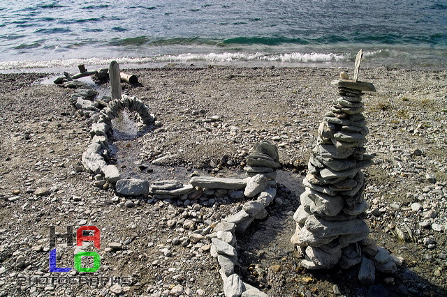 Schwebende Skulpturen aus Holz und Stein / Floating Sculputres of Wood and Rocks, lAKE aRT sILVAPLANA, Seeufer, Silvaplana, Grisons, Switzerland, img14389.jpg